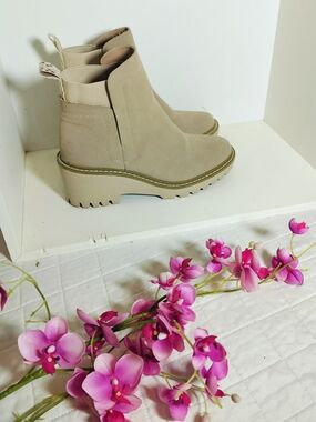 Women’s Beige Wedge Chelsea Boots - Neutral Chelsea Boot